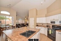 Building Photo - 4206 E Redwood Ln