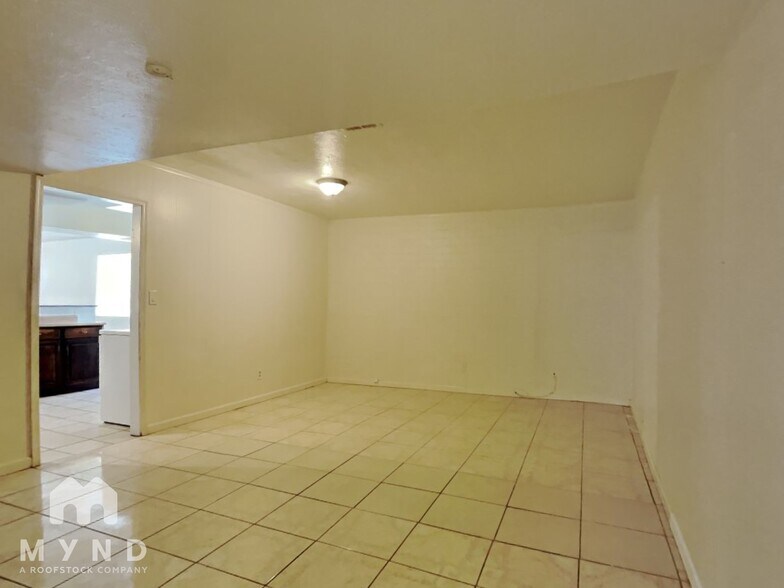 Building Photo - 4520 N 53rd Ave