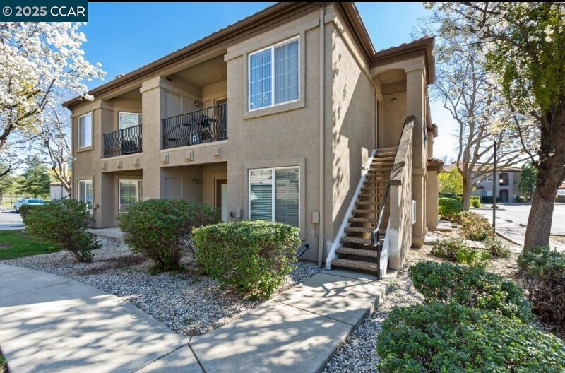 Building Photo - 4200 E Commerce Way