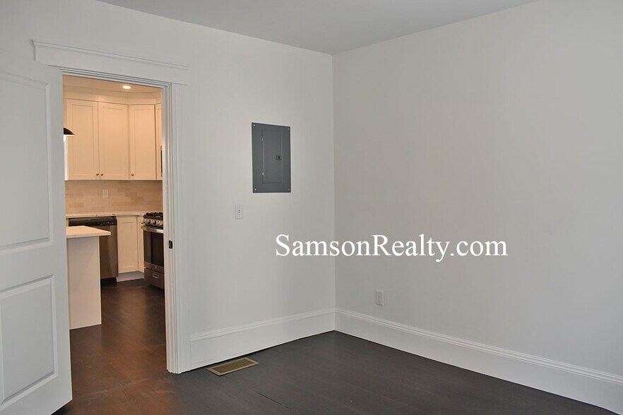 Building Photo - 405 Morris Ave