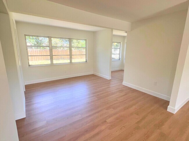 Building Photo - 4787 Tortuga Dr