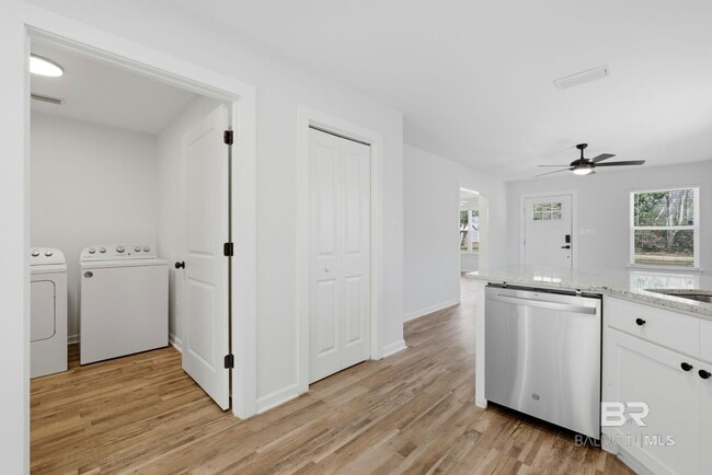 Building Photo - 22771 Racine St