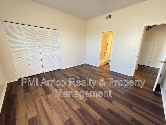 Building Photo - 12653 Longcrest Dr