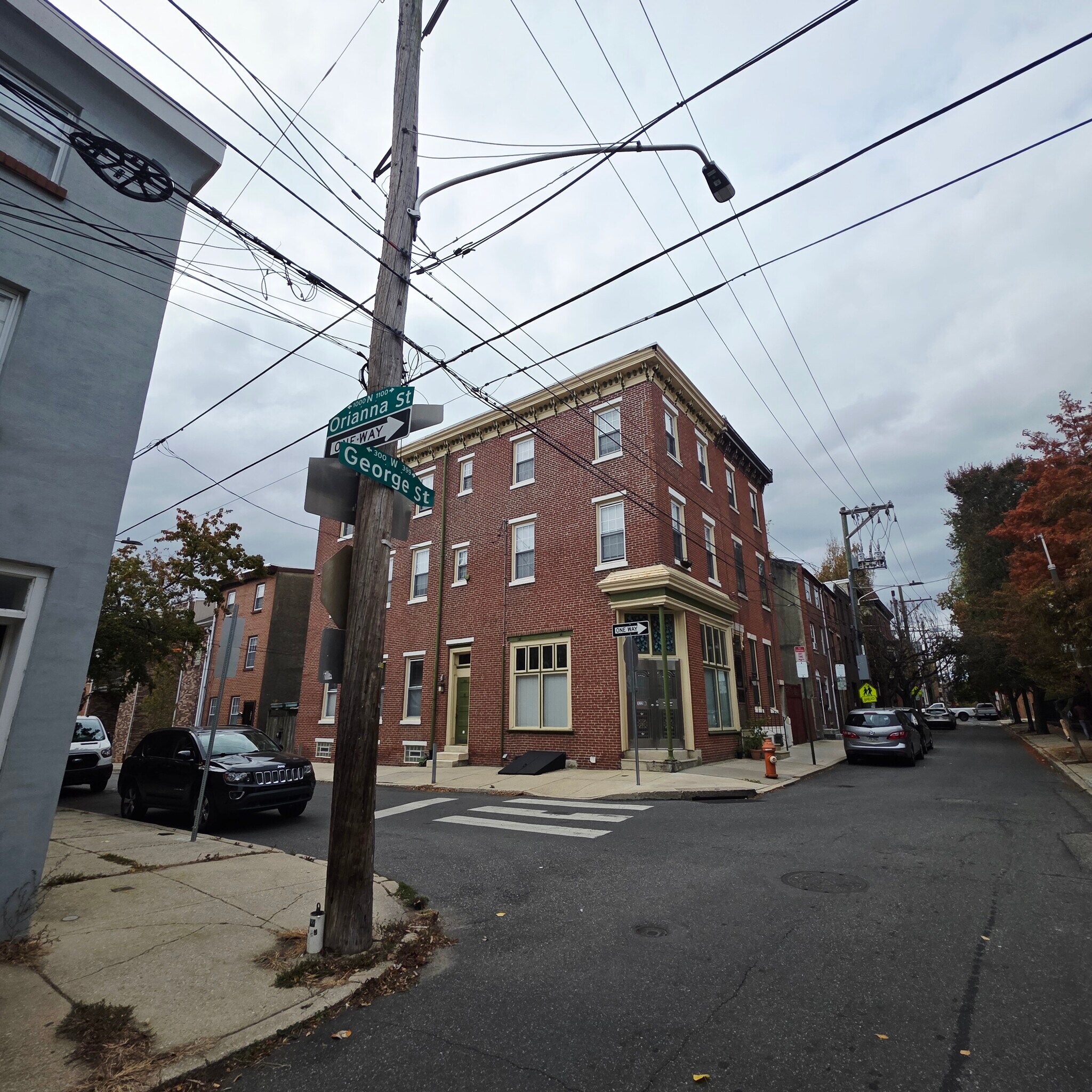 Building Photo - 322 W George St