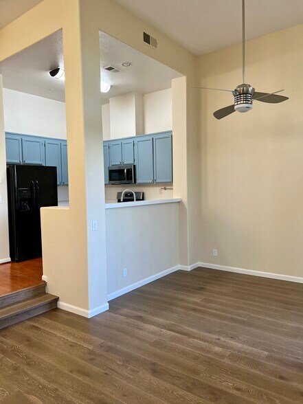 Building Photo - 2116 Thistle Ct