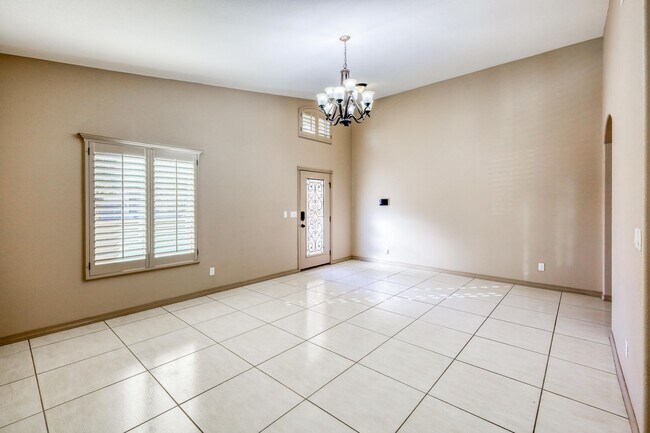 Building Photo - Beautiful 3 bed-2 baths home in 79911