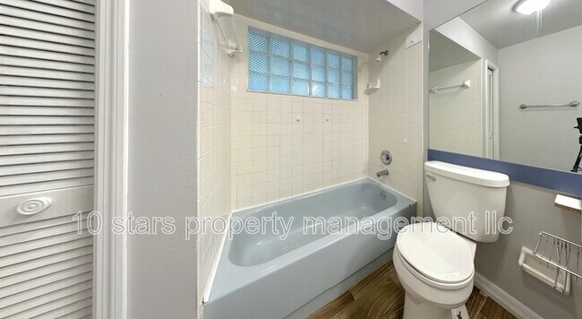 Building Photo - 601 Stone Dr