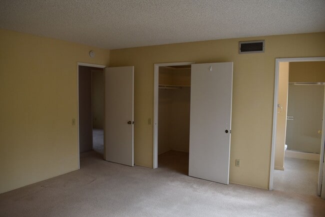 Building Photo - Single Story 3 Bed 2 Bath Home in Poway- S...