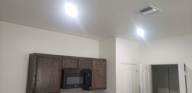 Building Photo - Killeen Duplex