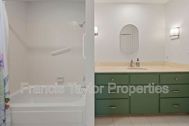 Building Photo - 10204 Lake Meadow Ln