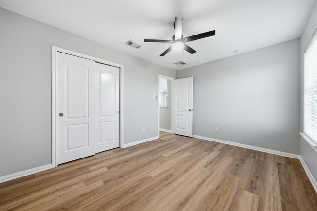 Building Photo - 7404 Journeyville Dr