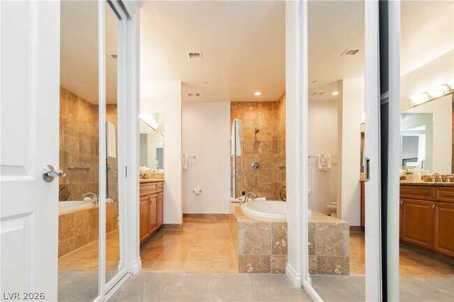 Building Photo - 2220 Village Walk Dr
