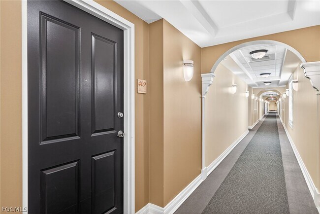 Building Photo - 2825 Palm Beach Blvd