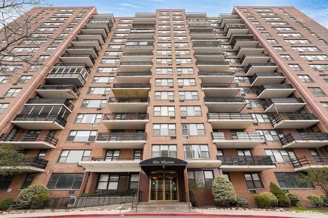 Building Photo - 10 Huron Ave