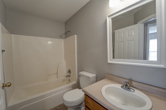 Building Photo - 324 Grant Springs Dr