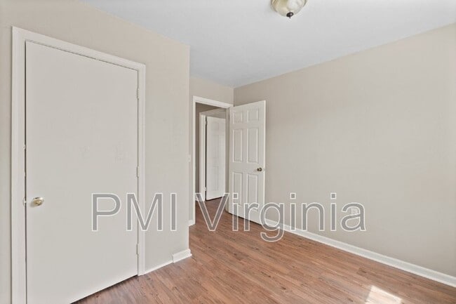 Building Photo - 909 E Liberty St