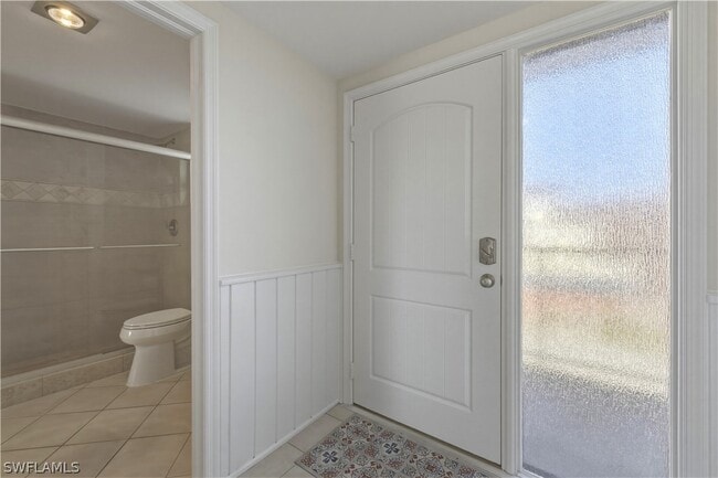 Building Photo - 801 River Point Dr