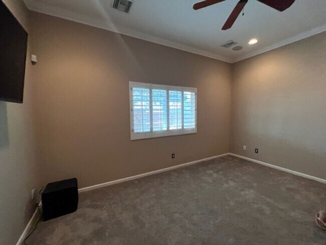 Building Photo - 3BR 2Ba Boat Deep Hightop Garage & Colorado River Views