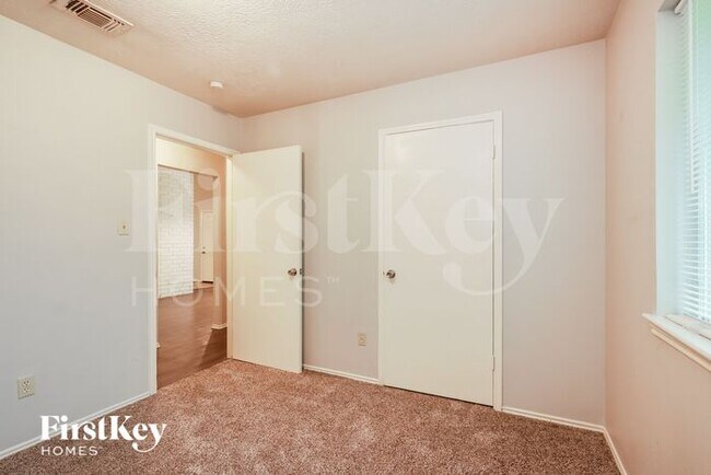 Building Photo - 3048 Walnut Springs Dr