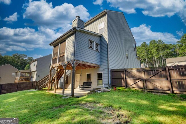Building Photo - 227 Evergreen Way