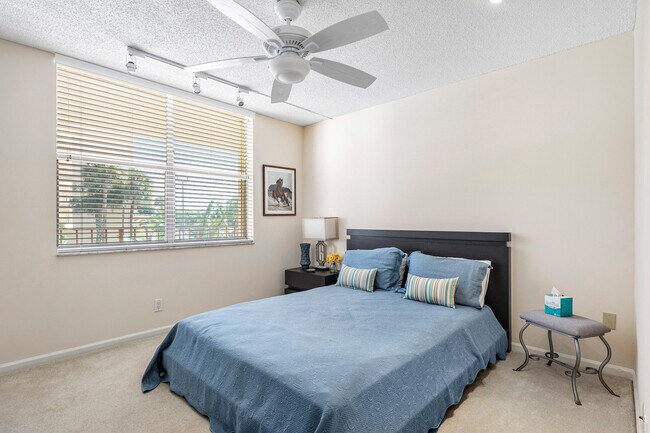 Building Photo - 14575 Bonaire Blvd