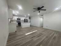Building Photo - Fully remodeled and spacious 3 bed/2bath available!
