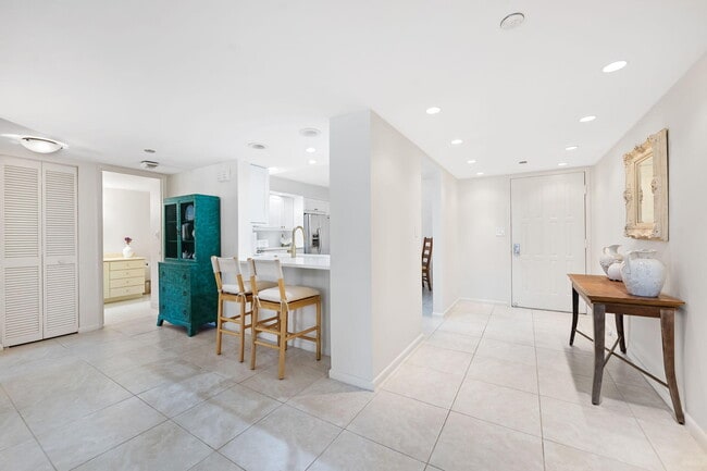 Building Photo - 3420 S Ocean Blvd