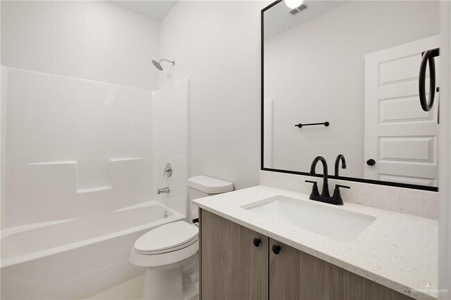 Building Photo - 21 Hilltop Ave