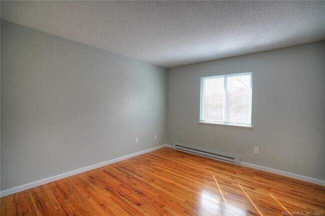 Building Photo - 82 Buddington Rd