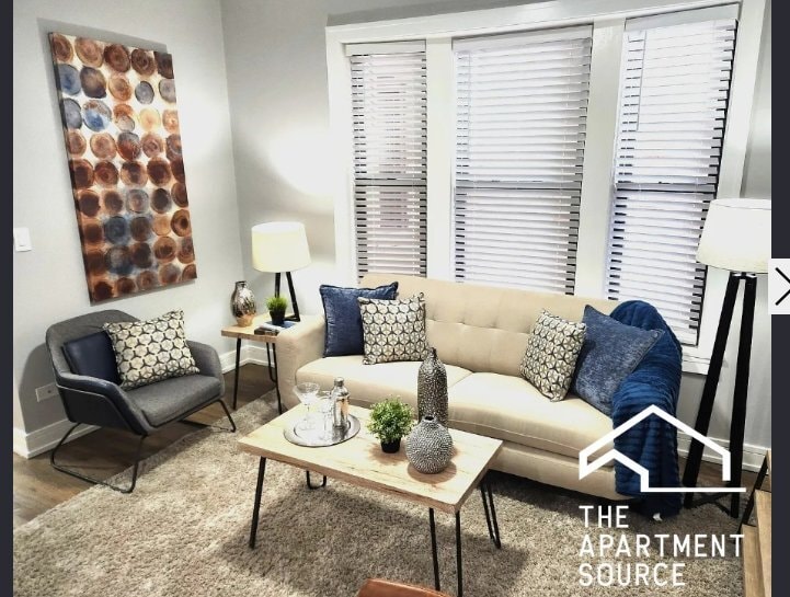 Building Photo - 3840 N Wilton Ave