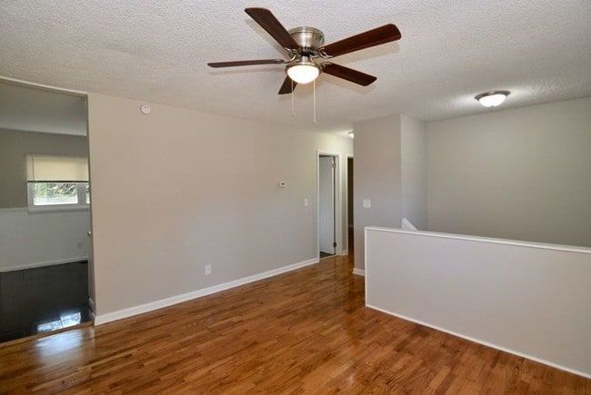 Building Photo - 1602 Apple Valley Dr