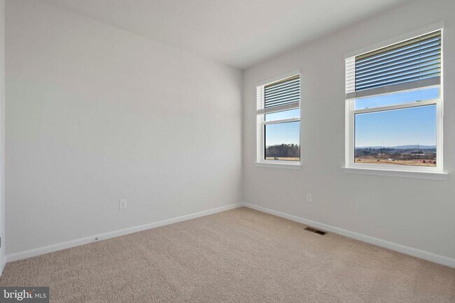 Building Photo - 876 Amity St