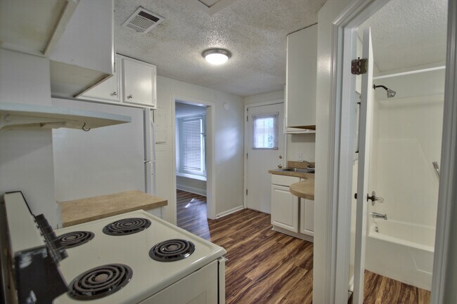 Building Photo - 2002