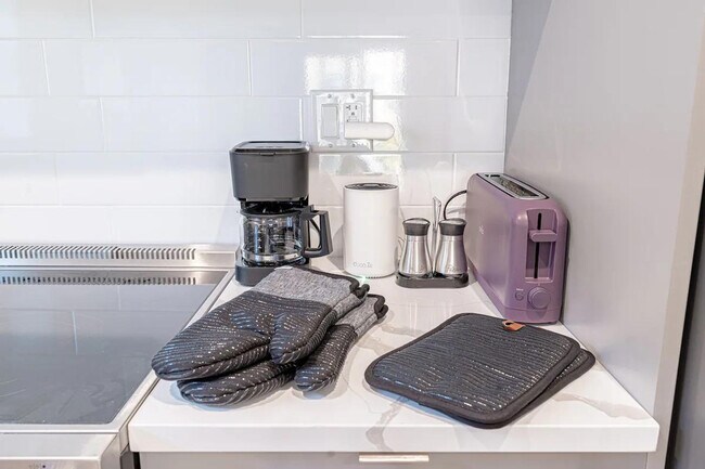 Building Photo - 1255 Decatur St