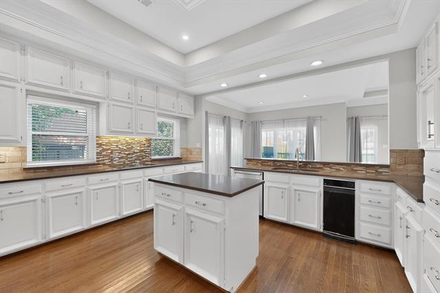 Building Photo - 2648 Brookside Dr