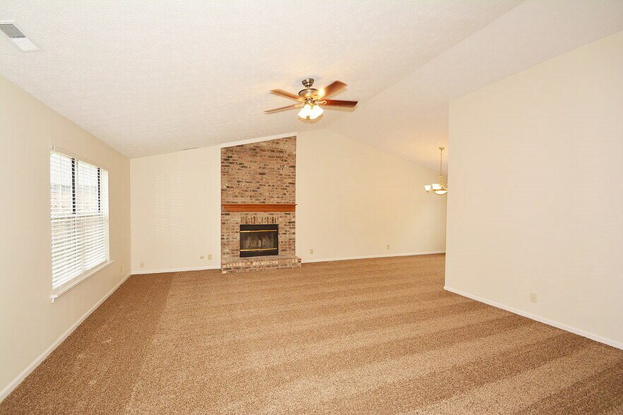 Building Photo - 1829 Maradona Dr