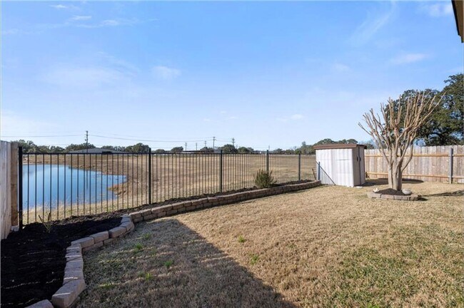 Building Photo - 255 Drystone Trail