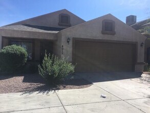 Building Photo - South Phoenix 4 Bed 2 Bath