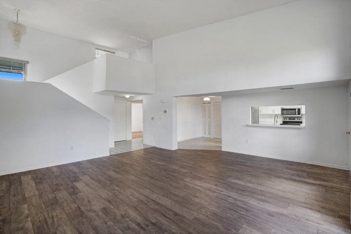 Building Photo - 6630 Villa Sonrisa Dr