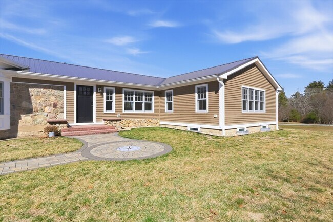 Building Photo - 235 Brook St