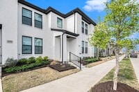 Building Photo - 4525 Bishop St