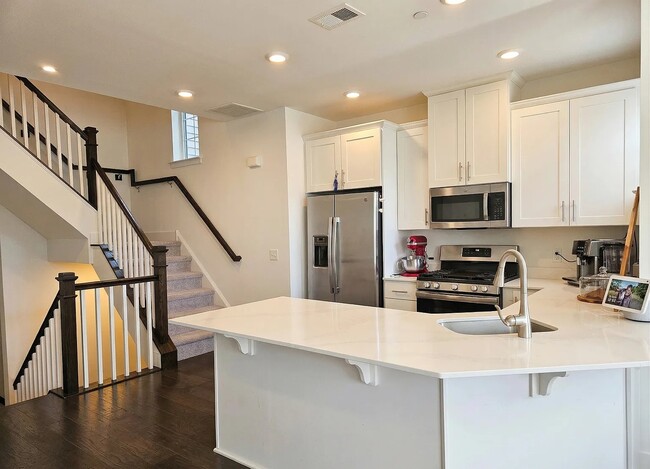 Building Photo - 45 Harvest Wy