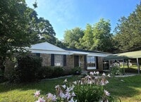 Building Photo - 170 Kennedy Cir
