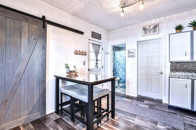 Building Photo - 202 W North St