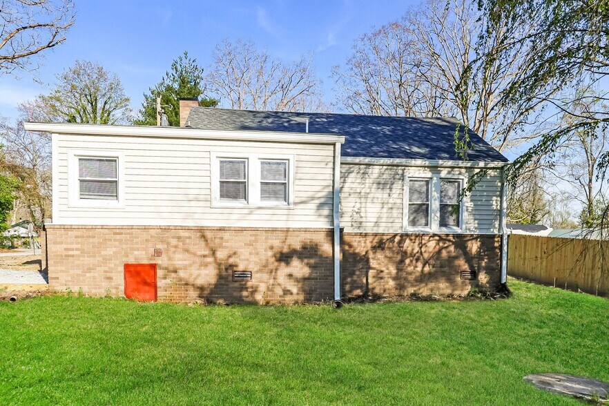 Building Photo - 177 Half Circle Ln