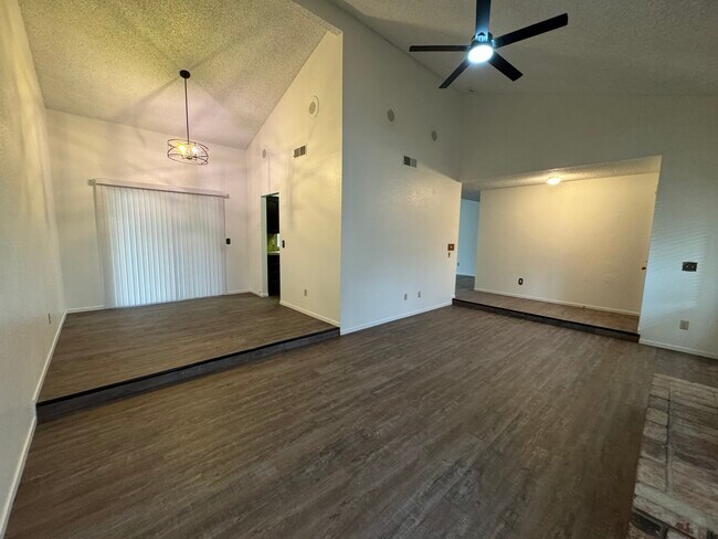 Building Photo - 1819 S Cindy Ct