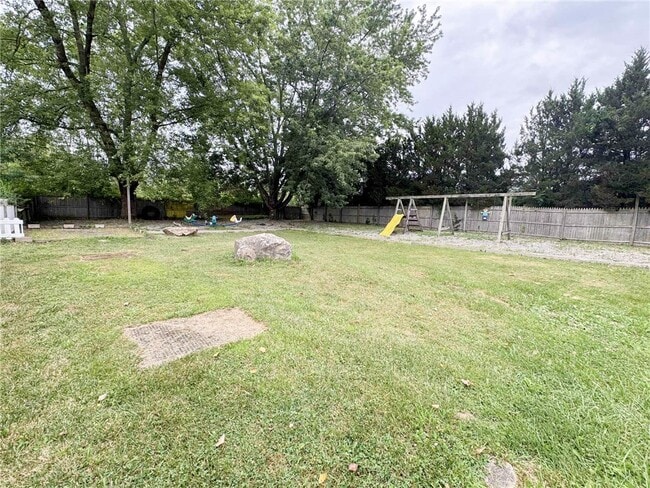 Building Photo - 861 Filkins Rd