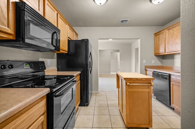 Building Photo - Great 3 Beds + 2 Baths Home with Solar Panels! Large Covered Patio!