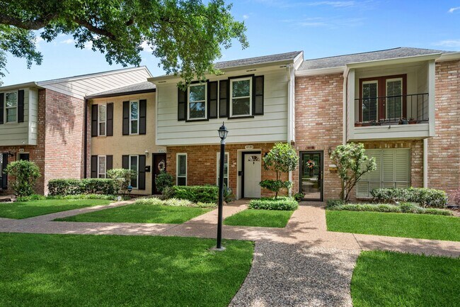 Building Photo - 10180 Longmont Dr