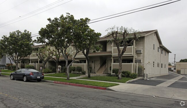 Building Photo - Woodside Apartments